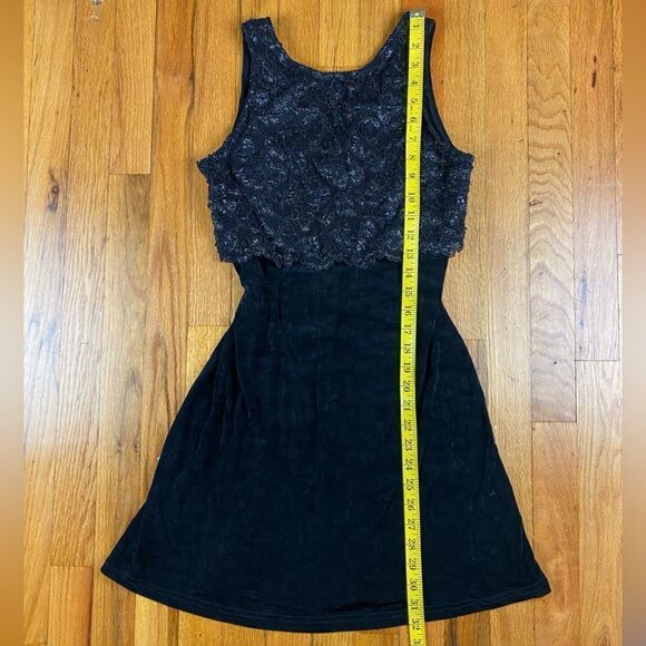 Steppin Out Vintage Black Lace Nylon Stretchy dress Size Medium - Picture 6 of 9